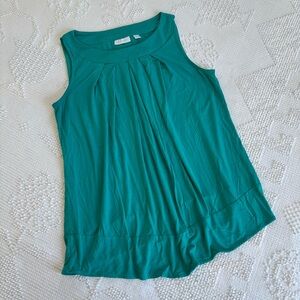 New York & Company stretch women’s size M green pleated neckline v hemline tank